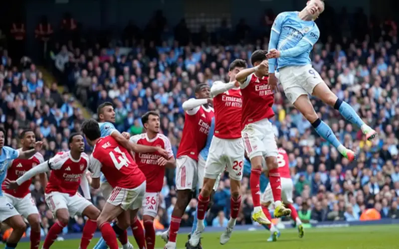 أضحت فرص أرسنال في الفوز باللقب مهددة.